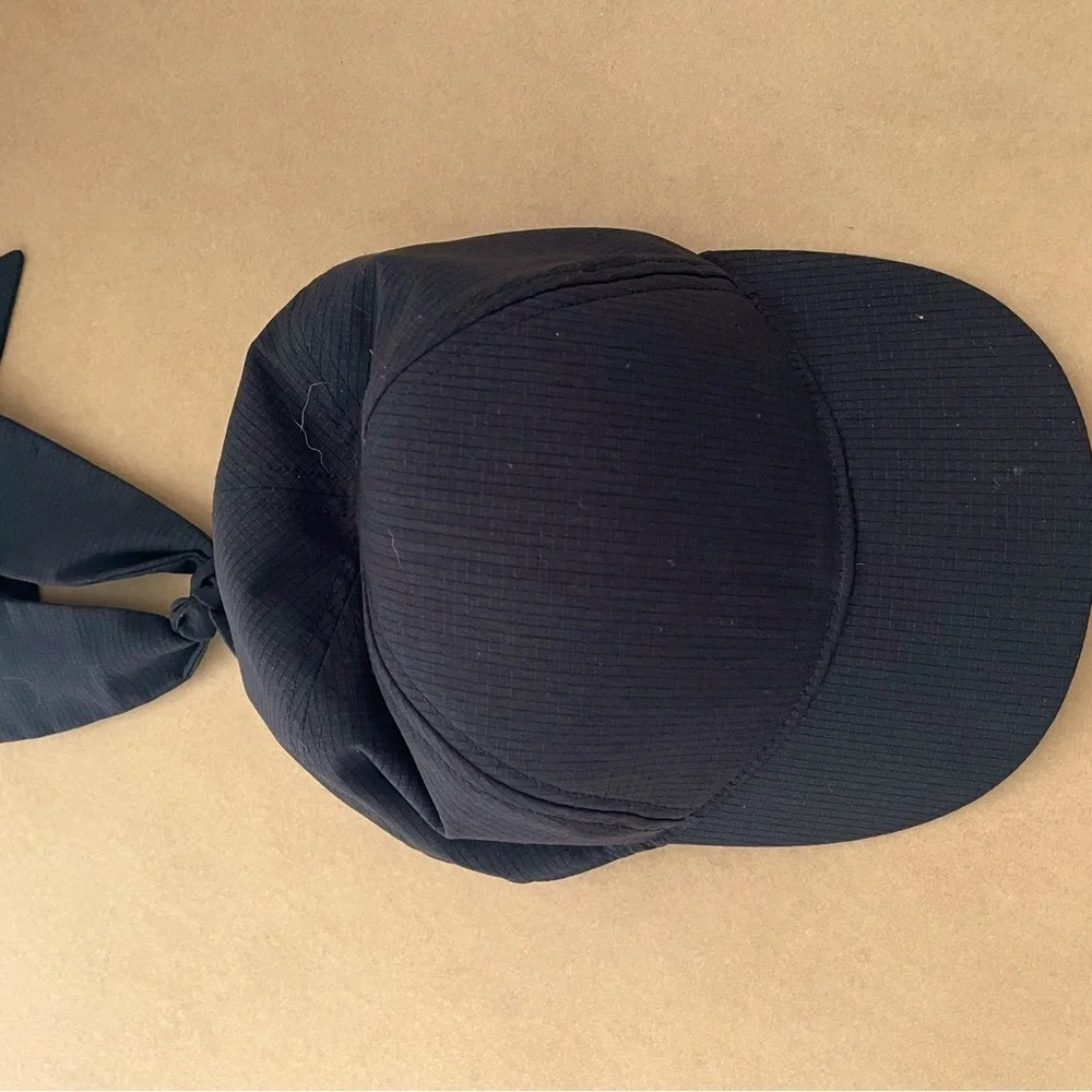 Lululemon Black Cap with Bow Detail - Picture 1 of 5